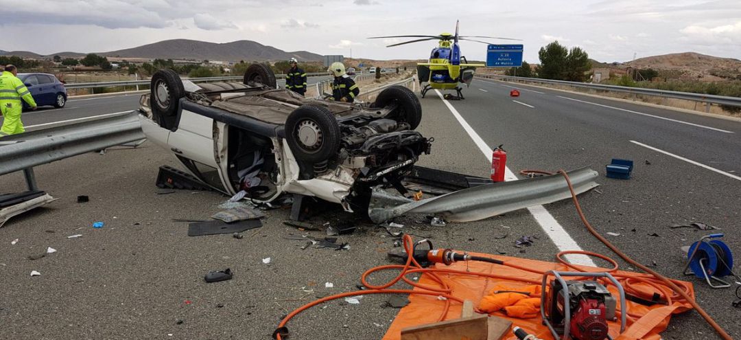 Imagen de archivo de un accidente de tráfico en la provincia Imagen de archivo de un accidente de tráfico en la provincia