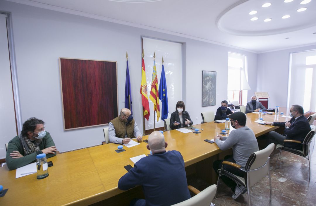 Reunión entre el Ayuntamiento de Gandia y el sector hostelero Reunión entre el Ayuntamiento de Gandia y el sector hostelero