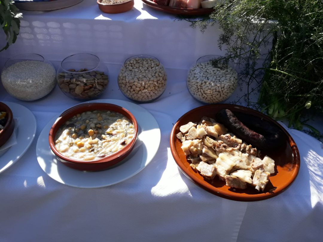 La tradicional Olla de San Antón, tradición culinaria de toda Granada nacida en Monachil La tradicional Olla de San Antón, tradición culinaria de toda Granada nacida en Monachil
