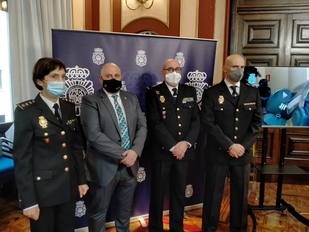 El delegado del Gobierno en Navarra, José Luis Arasti, presenta una operación antidroga desarrollada por la Policía Nacional El delegado del Gobierno en Navarra, José Luis Arasti, presenta una operación antidroga desarrollada por la Policía Nacional