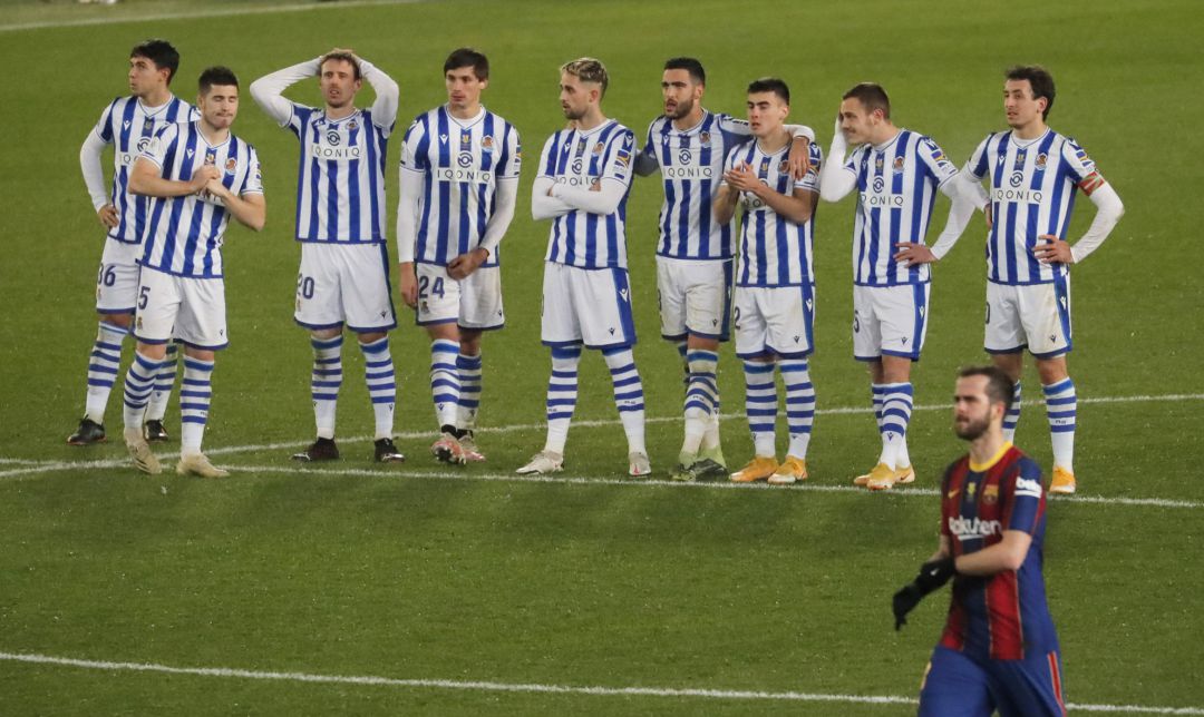 Los jugadores de la Real ya veían que se escapaba la final Los jugadores de la Real ya veían que se escapaba la final