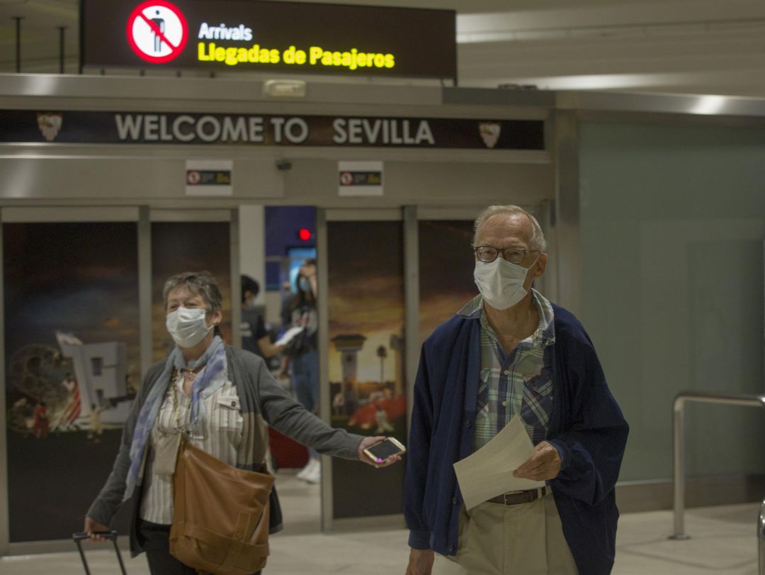 Llegada de tuistas al aeropuerto de San Pablo Llegada de tuistas al aeropuerto de San Pablo