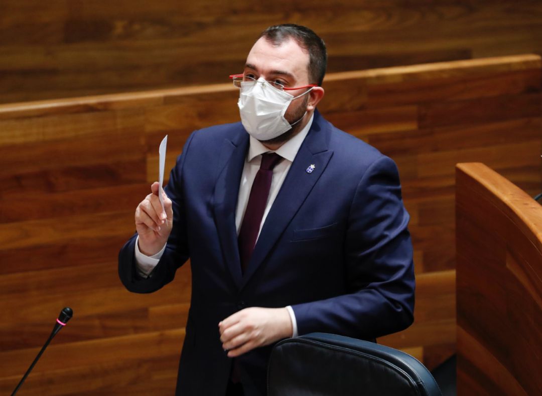 El presidente del Principado, Adrián Barbón, durante una intervención en la Junta. El presidente del Principado, Adrián Barbón, durante una intervención en la Junta.