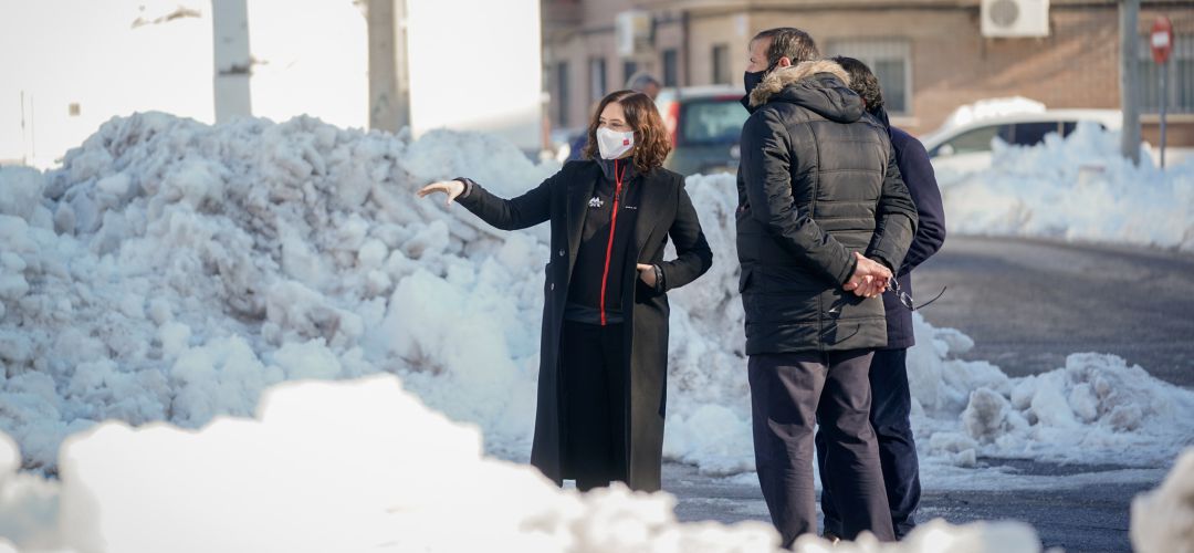 Isabel Días Ayuso comprueba los efecos de la borrasca Filomena en Torrejón de Velasco y Griñon. Isabel Días Ayuso comprueba los efecos de la borrasca Filomena en Torrejón de Velasco y Griñon.