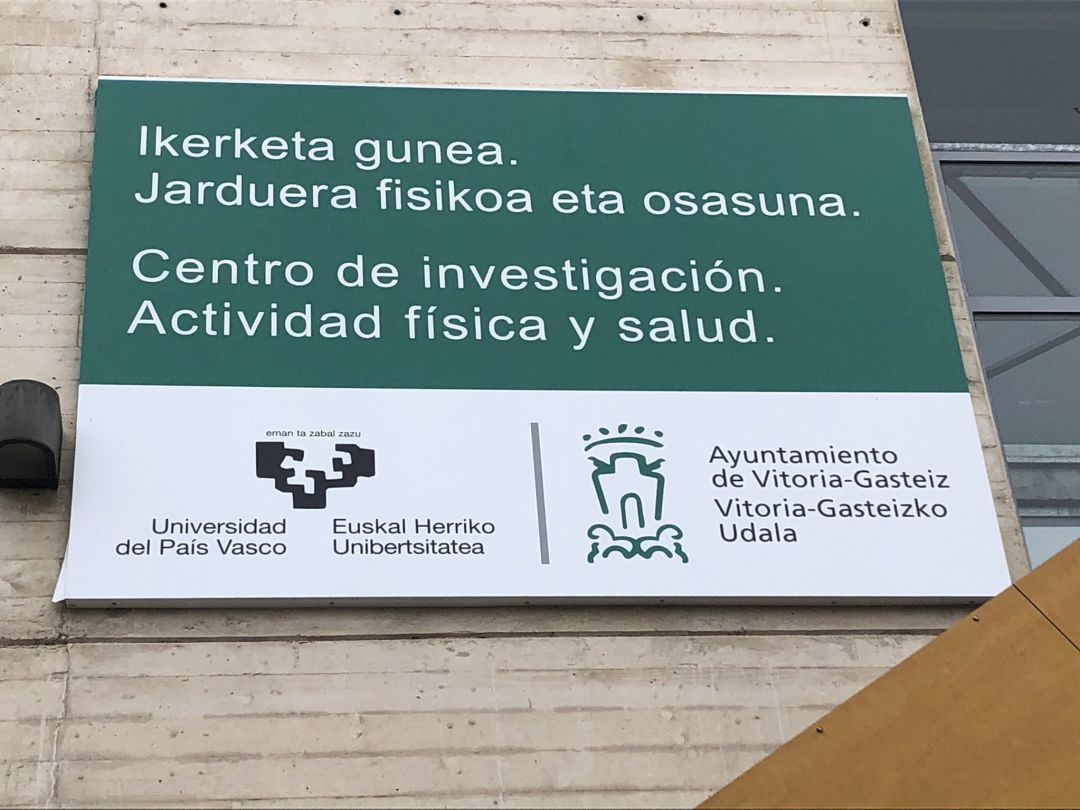 Cartel de entrada en el Centro de Medicina Deportiva. Cartel de entrada en el Centro de Medicina Deportiva.
