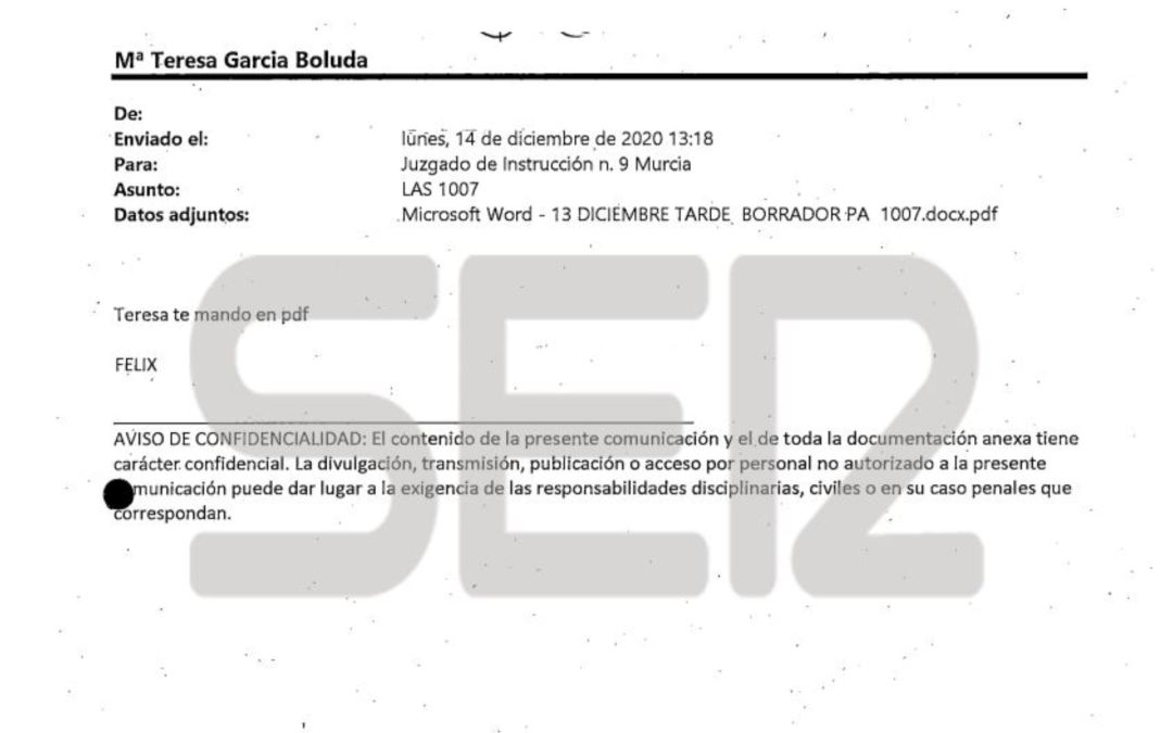 Correo del agente de la Guardia Civil al juzgado adjuntando el auto de procesamiento Correo del agente de la Guardia Civil al juzgado adjuntando el auto de procesamiento