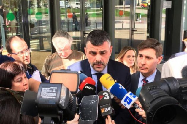 El exconseller Santi Vila a la salida del juzgado en Huesca El exconseller Santi Vila a la salida del juzgado en Huesca