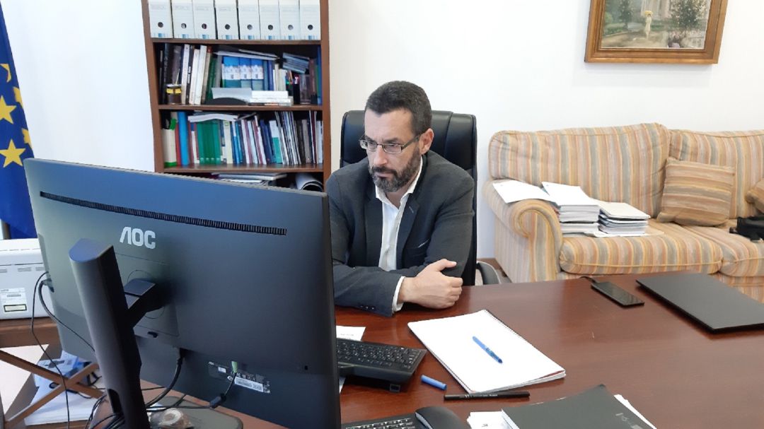 Franco durante una reunión telemática. Franco durante una reunión telemática.