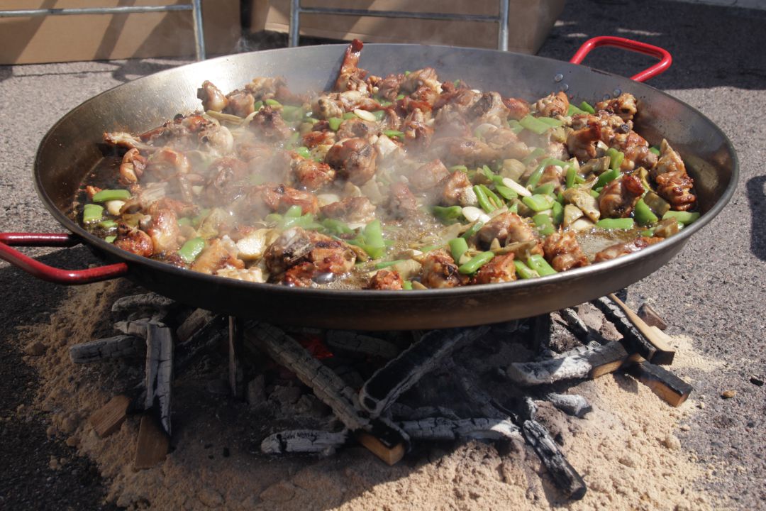 El día de las paellas de Benicàssim reúne a unas 25.000 personas El día de las paellas de Benicàssim reúne a unas 25.000 personas