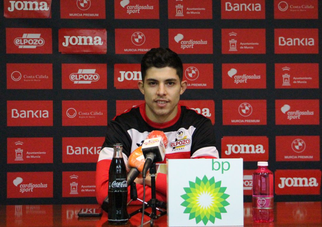 Darío Gil en sala de prensa Darío Gil en sala de prensa