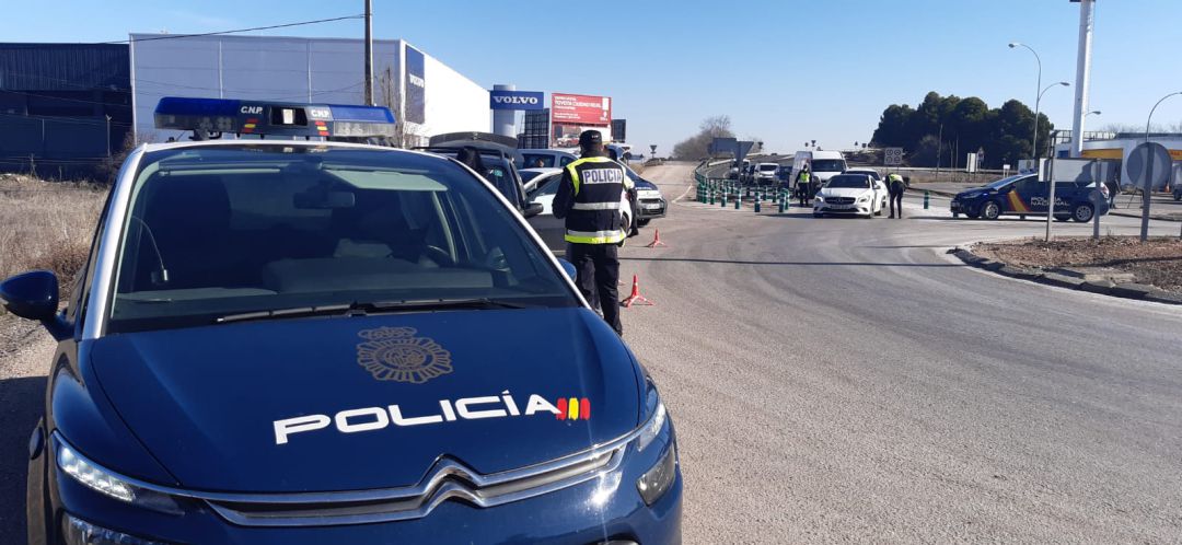 La Policía Nacional controla la movilidad en los accesos a Ciudad Real La Policía Nacional controla la movilidad en los accesos a Ciudad Real
