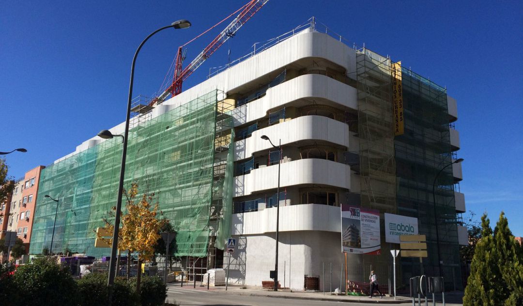 La promoción se compone de 147 viviendas, construidas en dos bloques de 60 y 87 respectivamente. La promoción se compone de 147 viviendas, construidas en dos bloques de 60 y 87 respectivamente.
