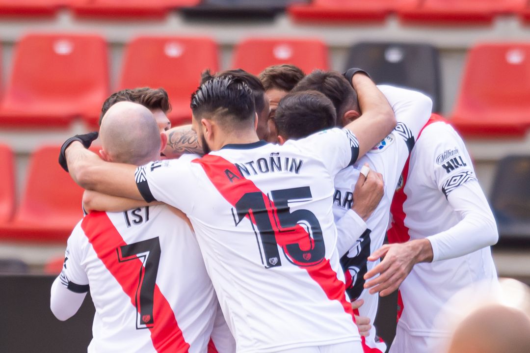 La plantilla del Rayo Vallecano denuncia públicamente a su directiva La plantilla del Rayo Vallecano denuncia públicamente a su directiva