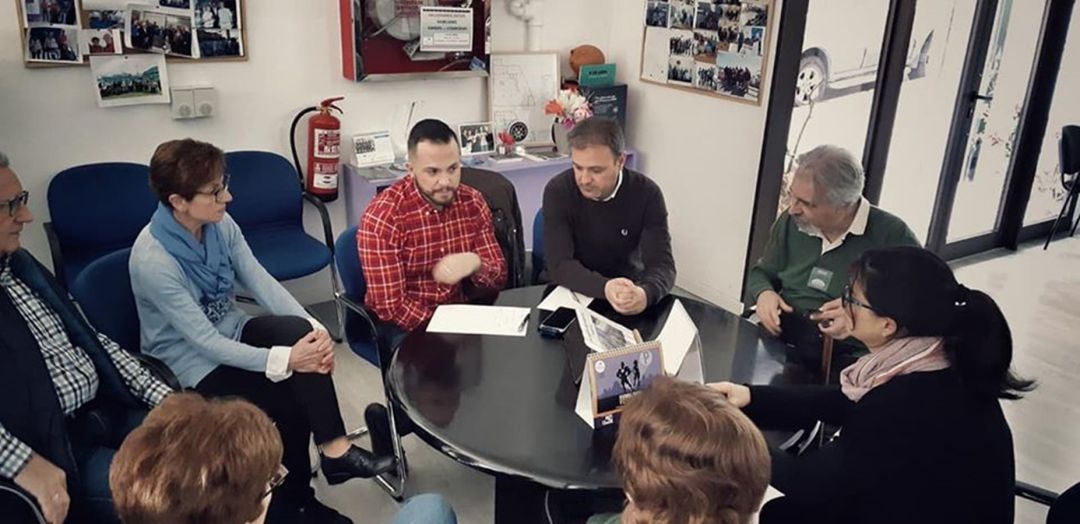 Rafa Mas y Natxo Bellido, de Compromís en una reunión con la Asociación Parkinson Alicante Rafa Mas y Natxo Bellido, de Compromís en una reunión con la Asociación Parkinson Alicante