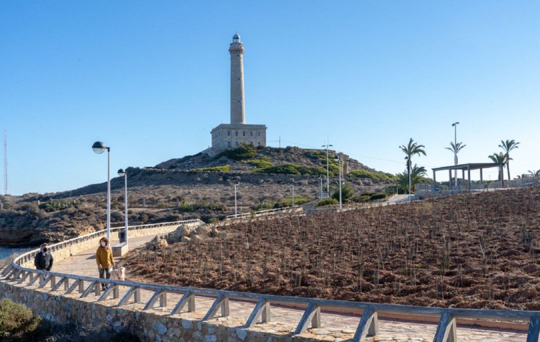 El entorno del faro de Cabo de Palos . El entorno del faro de Cabo de Palos .