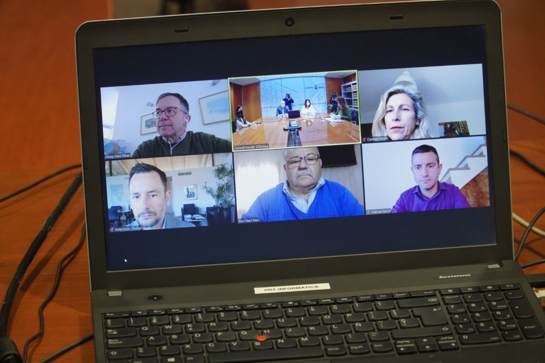 Reunión del Govern con los alcaldes y el Consell Reunión del Govern con los alcaldes y el Consell