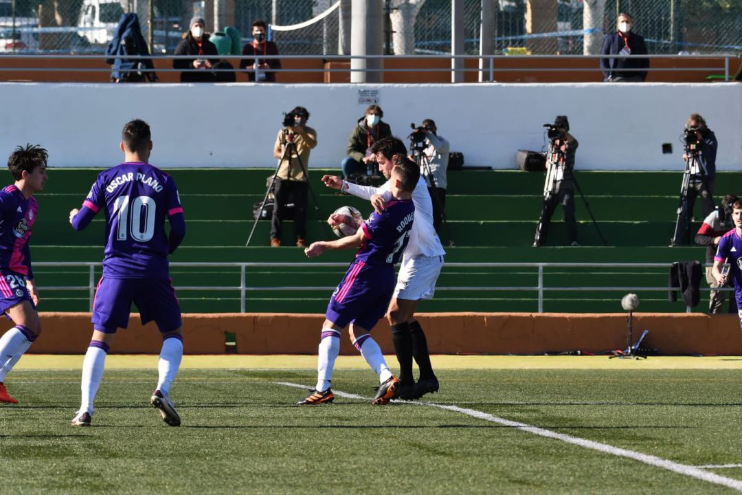 Una imagen del partido en Santa Eulària Una imagen del partido en Santa Eulària