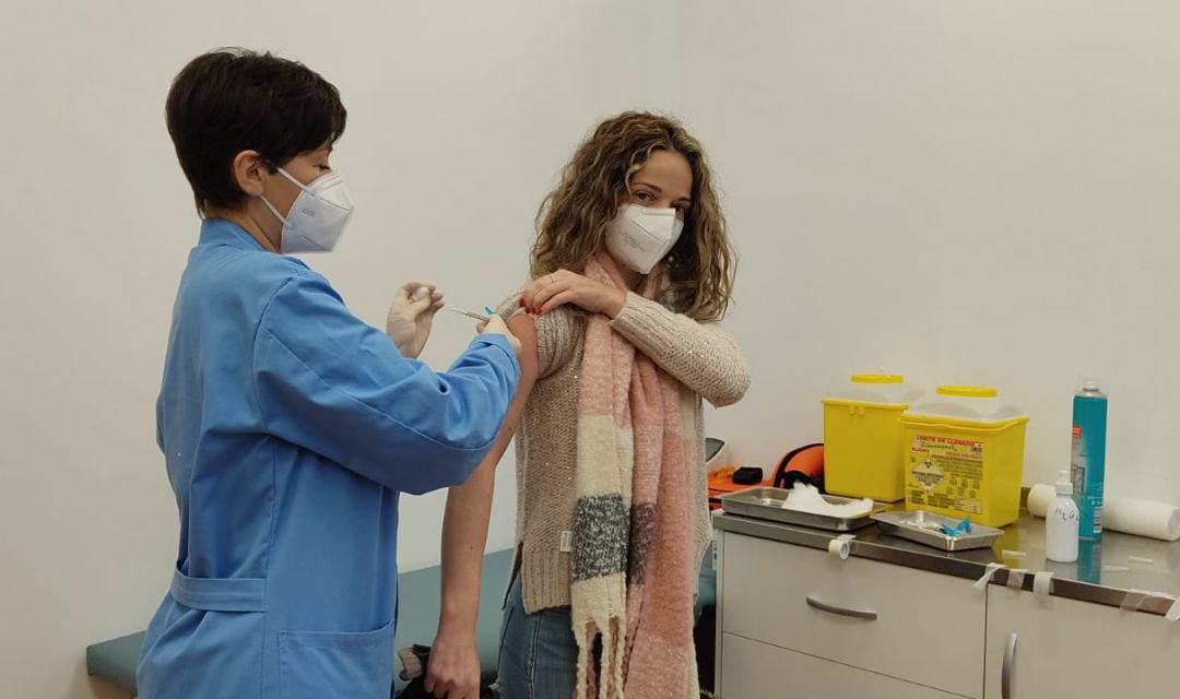 Vacunación de profesionales sanitarios Vacunación de profesionales sanitarios