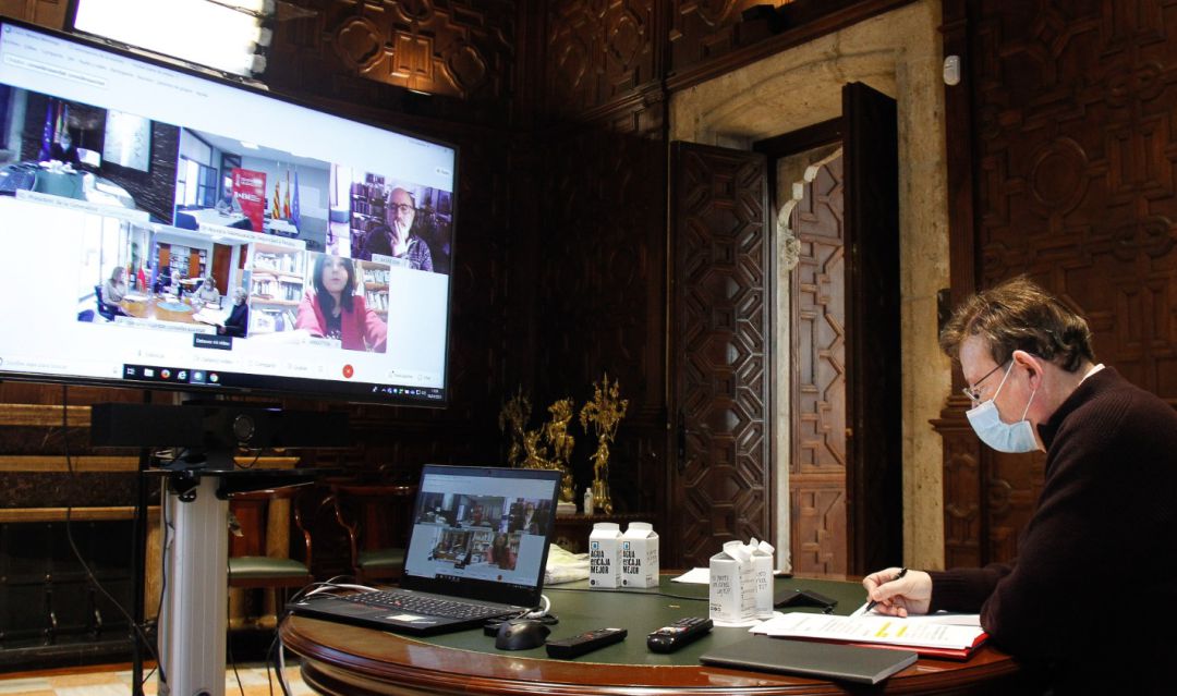 El president Ximo Puig se ha reunido este sábado con la consellera de Sanidad, Ana Barceló, y otros altos cargos de la Conselleria. El president Ximo Puig se ha reunido este sábado con la consellera de Sanidad, Ana Barceló, y otros altos cargos de la Conselleria.