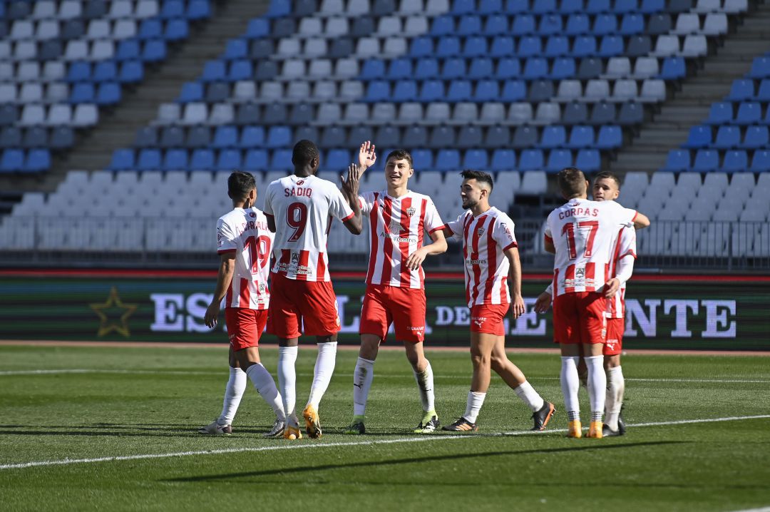 Celebración rojiblanca en un partido para el recuerdo. Celebración rojiblanca en un partido para el recuerdo.
