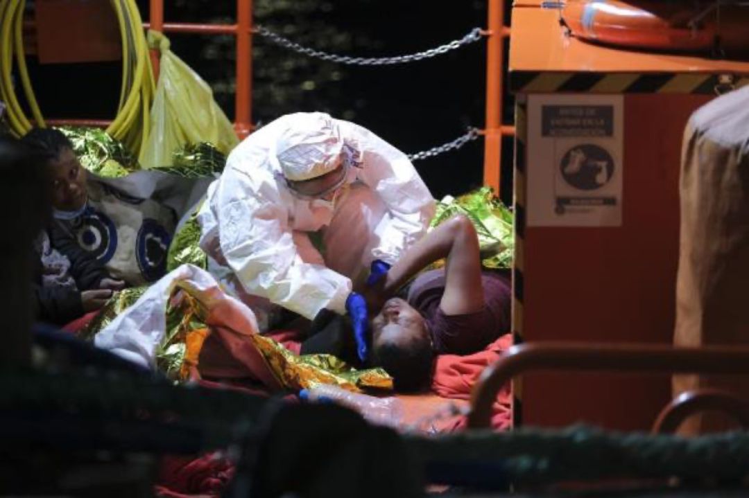 Asistencia en la embarcación de Salvamento Marítimo Asistencia en la embarcación de Salvamento Marítimo