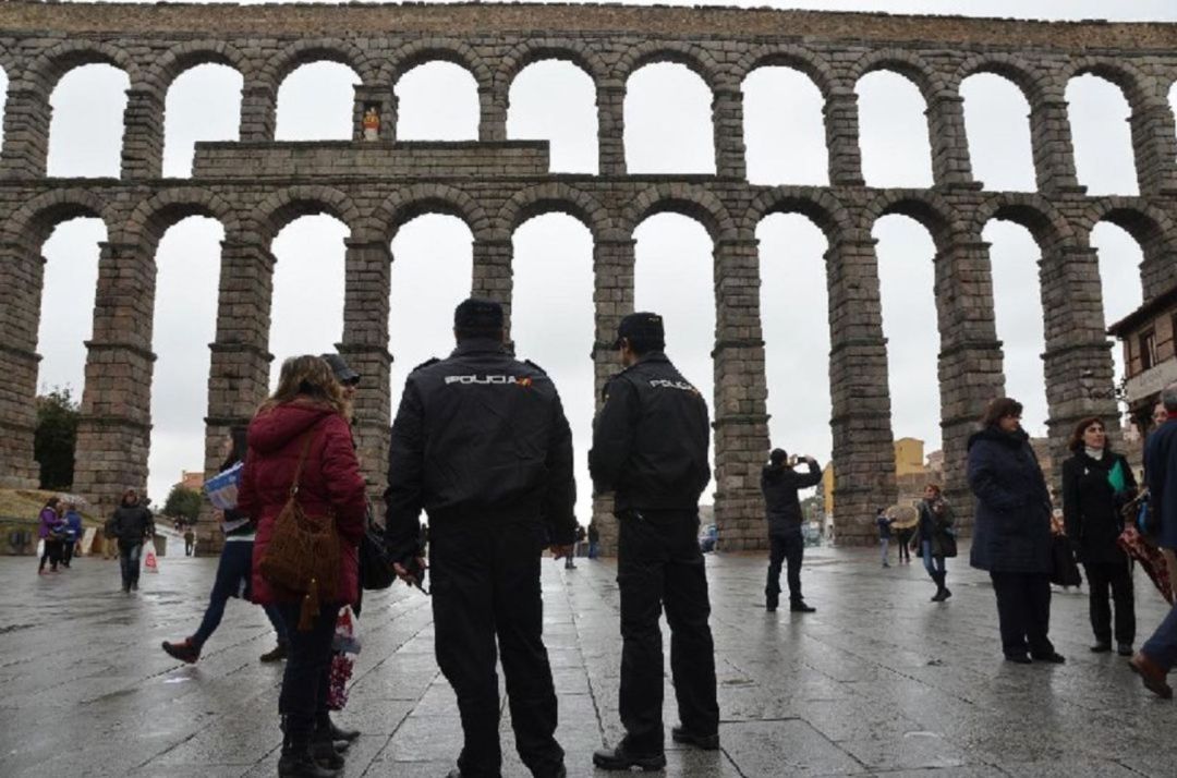 La Policía Nacional vigila el centro de Segovia La Policía Nacional vigila el centro de Segovia