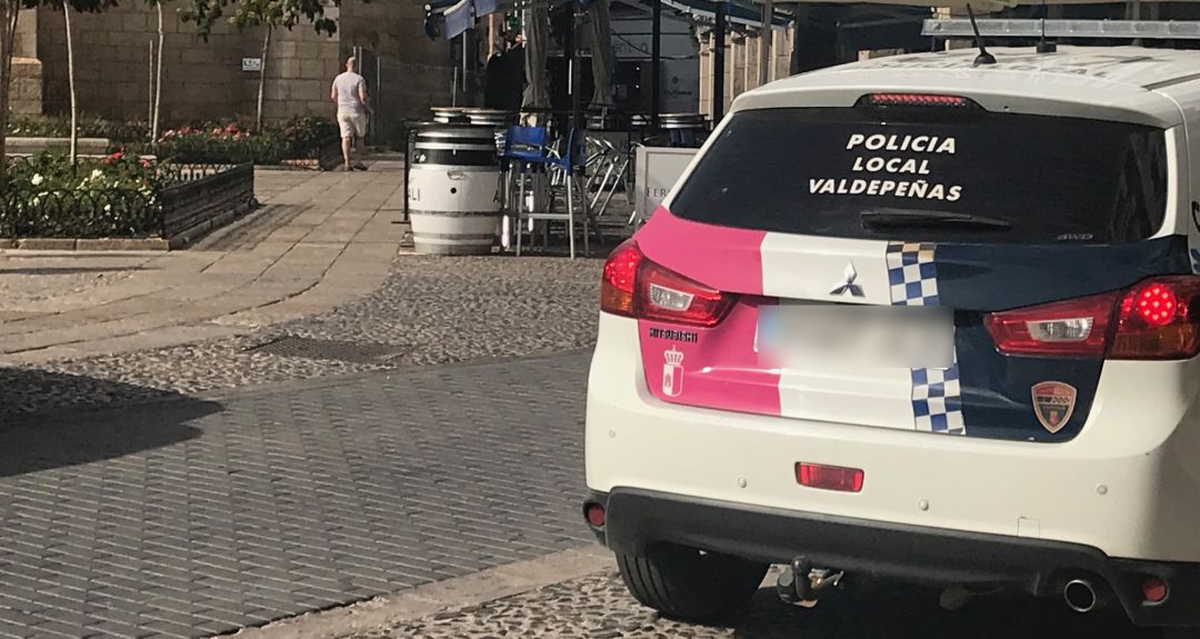 Imagen de archivo de un coche de la Policía Local de Valdepeñas Imagen de archivo de un coche de la Policía Local de Valdepeñas