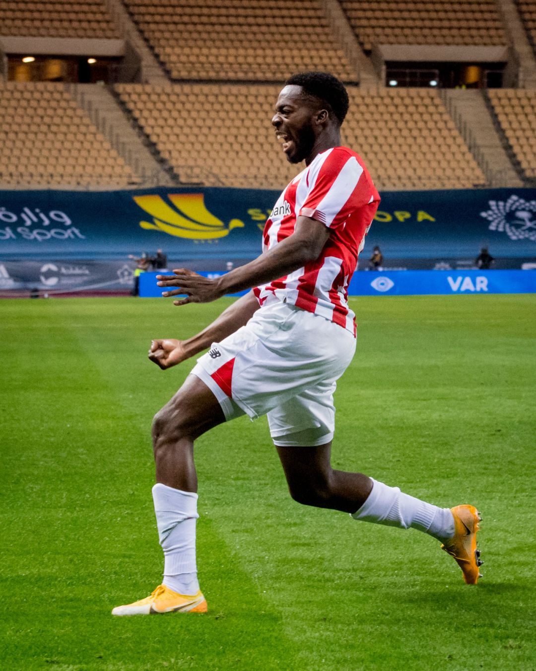 Williams celebra el 3-2 que le daba la victoria al Athletic en la Supercopa Williams celebra el 3-2 que le daba la victoria al Athletic en la Supercopa