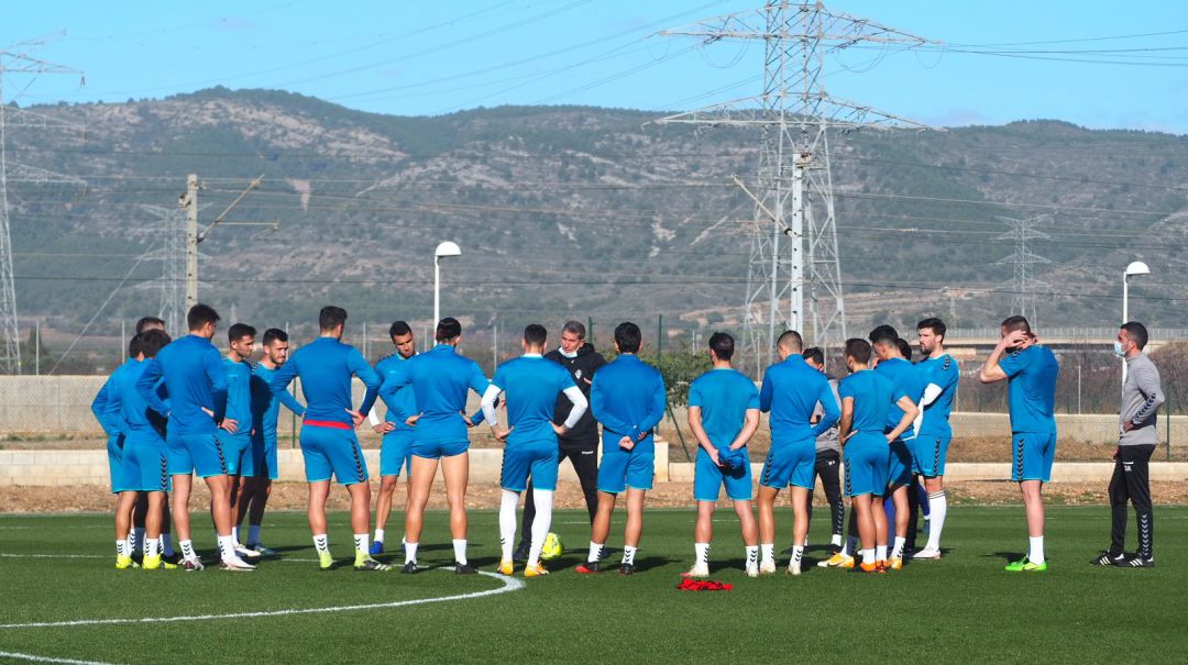 La plantilla del Castellón ha entrenado hoy en las instalaciones de Marina d'Or La plantilla del Castellón ha entrenado hoy en las instalaciones de Marina d'Or