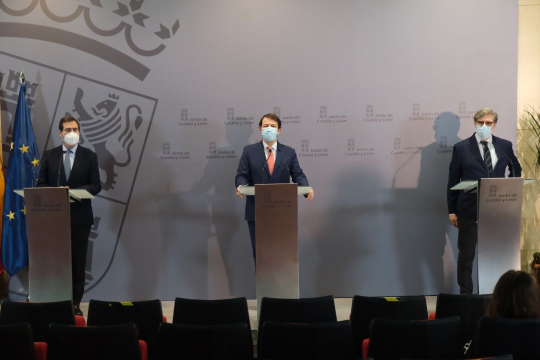 Rueda de prensa posterior a la firma del acuerdo entre la Junta y la CEOE Rueda de prensa posterior a la firma del acuerdo entre la Junta y la CEOE