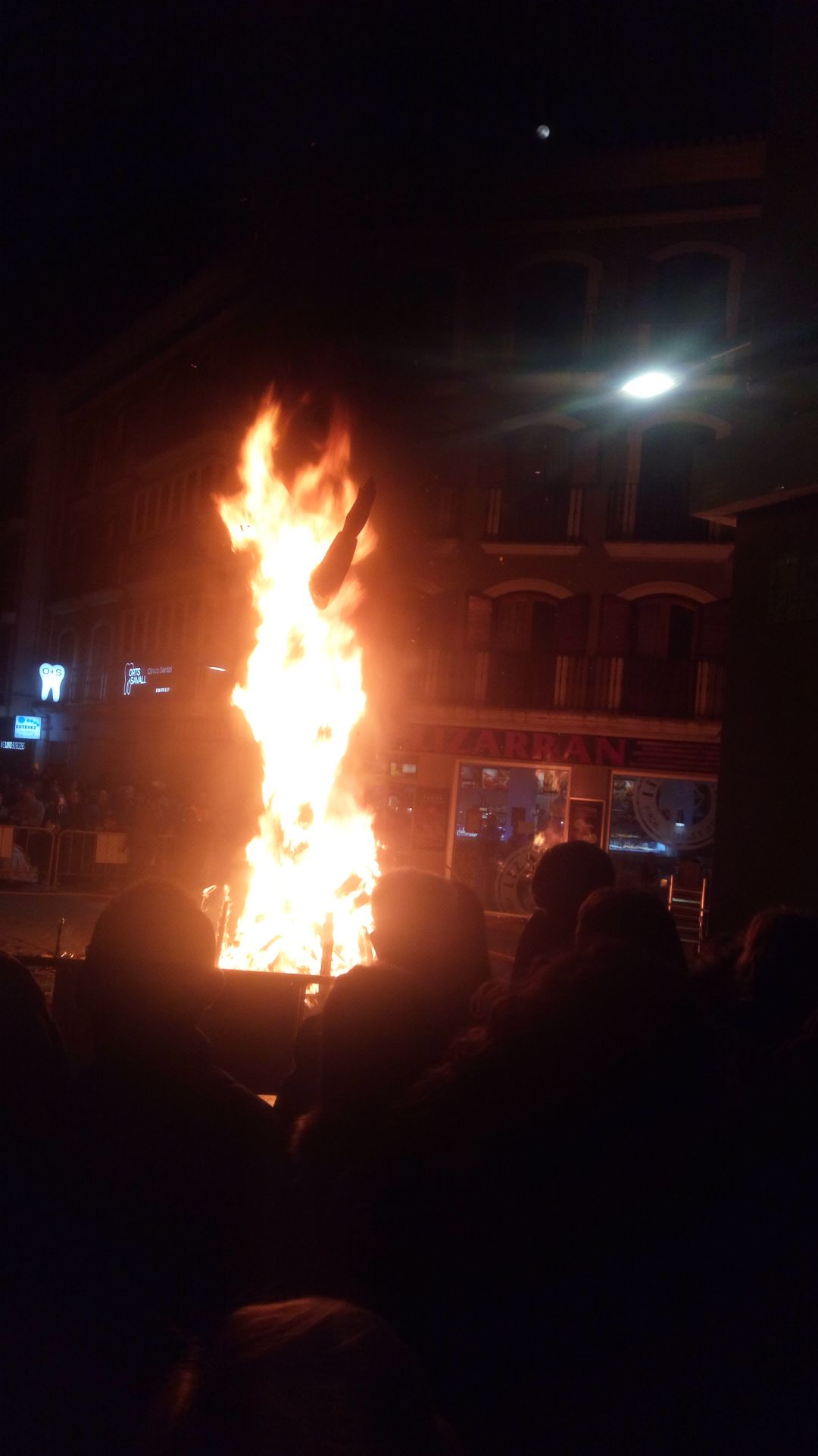 Imagen de archivo de la cremà de la falla de la JLF de Dénia. Imagen de archivo de la cremà de la falla de la JLF de Dénia.