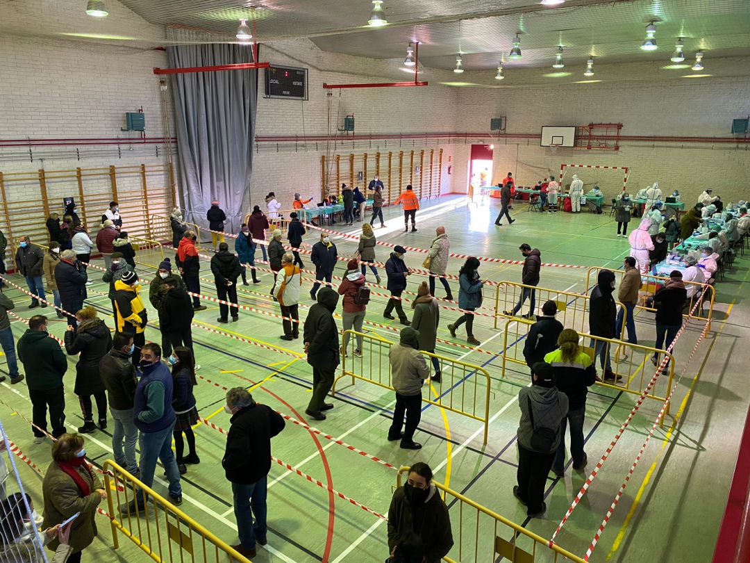 Primera jornada del cribado masivo que se realiza en la zona básica de salud de Serrada Primera jornada del cribado masivo que se realiza en la zona básica de salud de Serrada