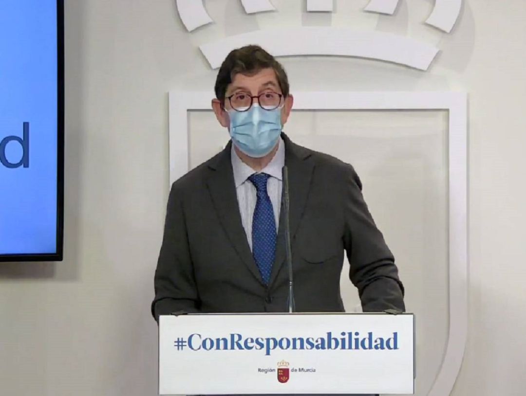 El consejero de salud, en rueda de prensa El consejero de salud, en rueda de prensa