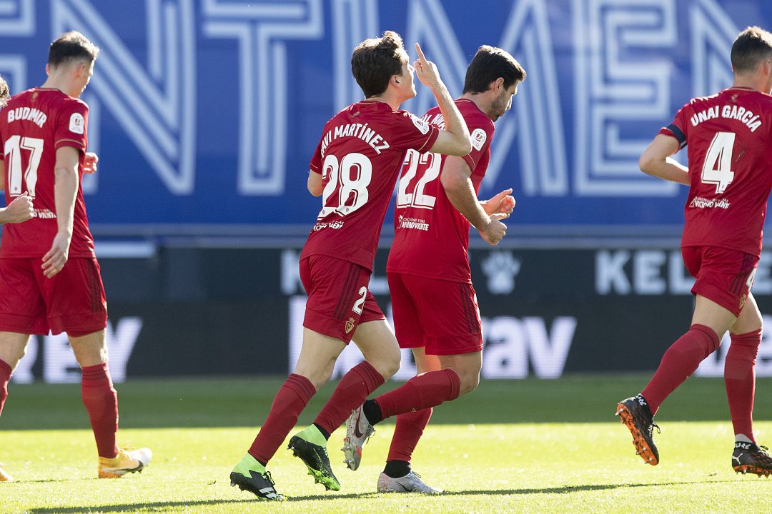 Javi Martinez celebra su gol al Espanyol con los centrales de la Copa detrás que apuntan ahora a la Liga Javi Martinez celebra su gol al Espanyol con los centrales de la Copa detrás que apuntan ahora a la Liga