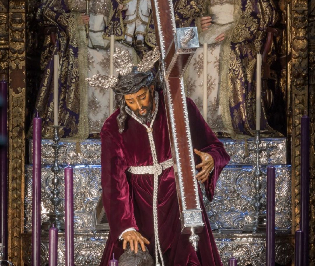 Esta imagen del Cristo de las Tres Caídas ante el retablo mayor de Santa Ana no podrá verse en este año 2021 Esta imagen del Cristo de las Tres Caídas ante el retablo mayor de Santa Ana no podrá verse en este año 2021