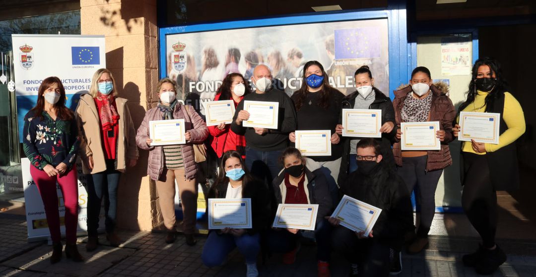 Reciente clausura de uno de los cursos desarrollados dentro del marco de EDUSI. Reciente clausura de uno de los cursos desarrollados dentro del marco de EDUSI.