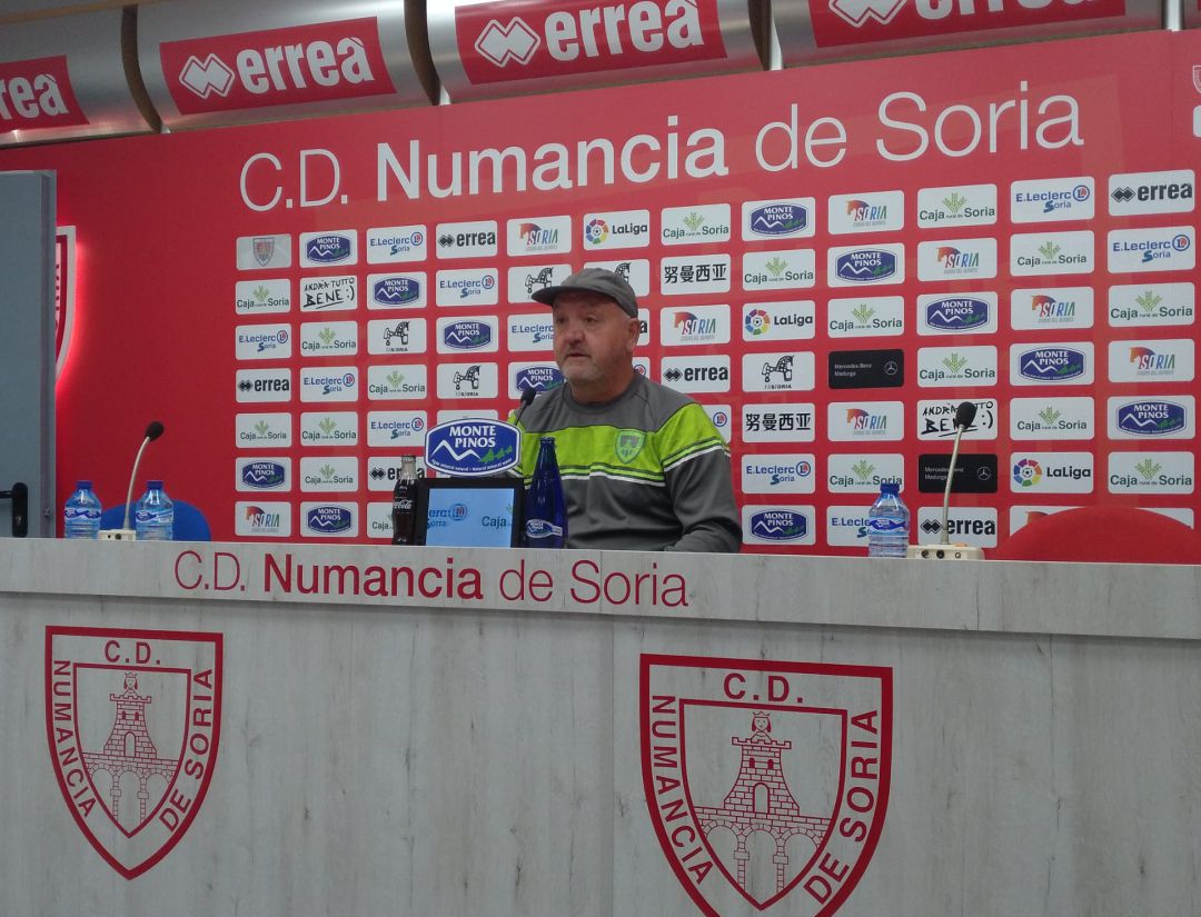 Manix Mandiola ya no forma parte del Numancia. Manix Mandiola ya no forma parte del Numancia.