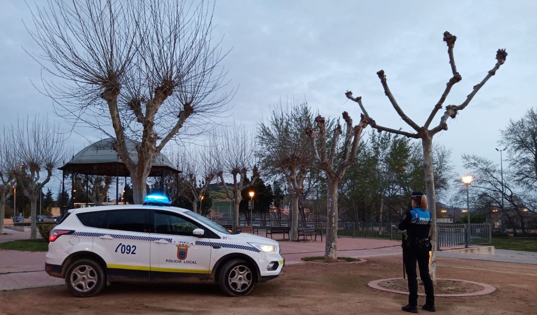 Patrulla de la Policía Municipal de Tudela en el Paseo del Prado Patrulla de la Policía Municipal de Tudela en el Paseo del Prado