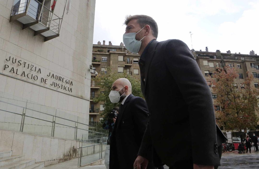 Sergi Enrich, a la entrada del juicio por la difusión del vídeo de carácter sexual. Sergi Enrich, a la entrada del juicio por la difusión del vídeo de carácter sexual.