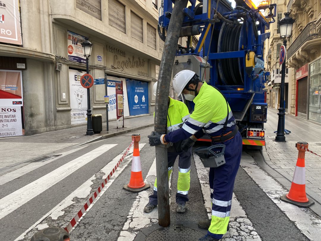 Labores de saneamiento del Ayuntamiento y Aguas de Albacete. Labores de saneamiento del Ayuntamiento y Aguas de Albacete.