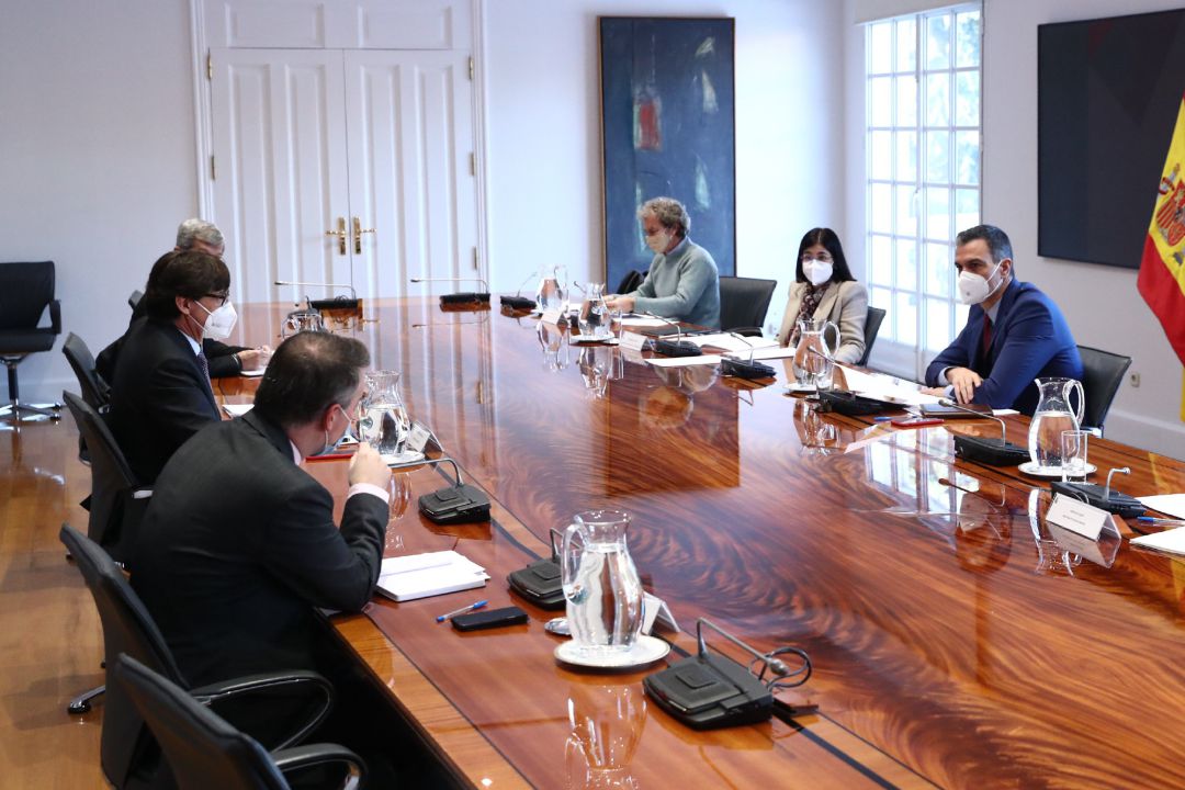 El presidente del Gobierno, Pedro Sánchez (1d), preside la reunión del Comité de Seguimiento del Coronavirus, en Madrid (España), a 15 de enero de 2021 El presidente del Gobierno, Pedro Sánchez (1d), preside la reunión del Comité de Seguimiento del Coronavirus, en Madrid (España), a 15 de enero de 2021