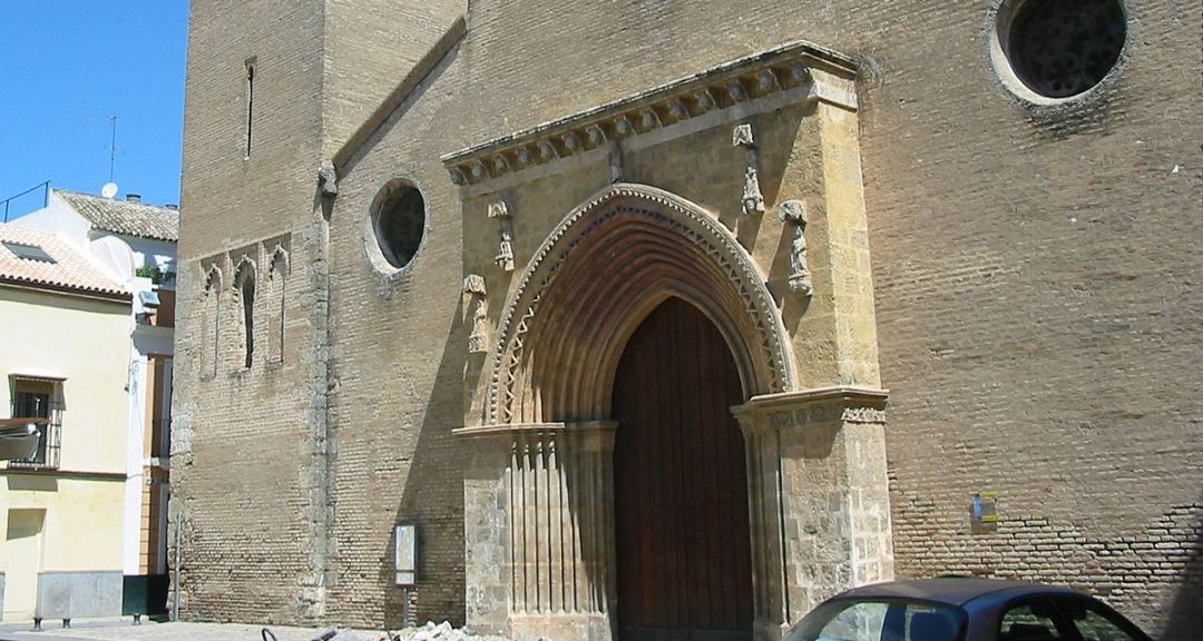 Fachada principal de la iglesia de Santa Marina Fachada principal de la iglesia de Santa Marina