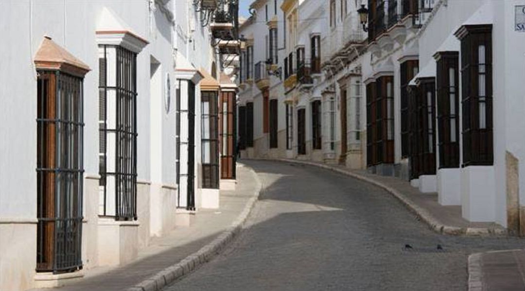 Calles desiertas en las poblaciones de Sevilla Calles desiertas en las poblaciones de Sevilla