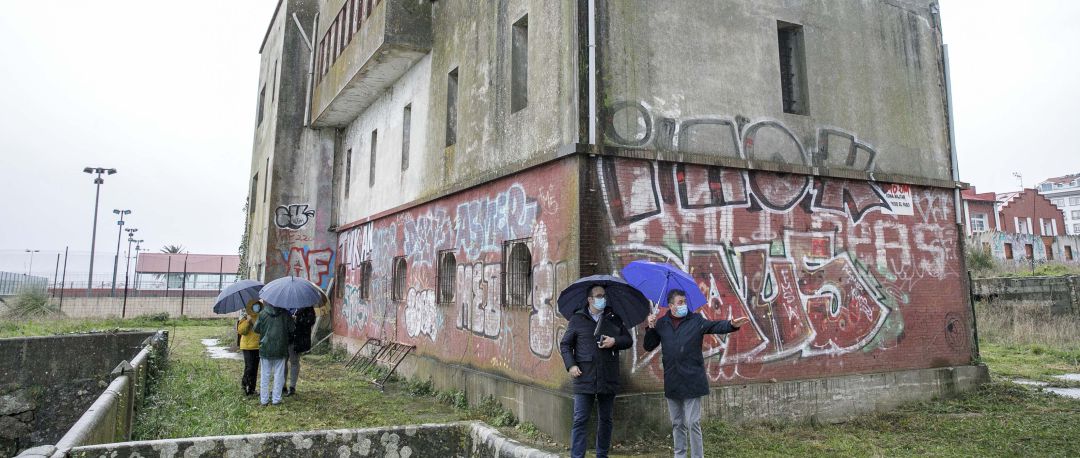 Visita por parte de Concello e Xunta ás naves de Metrosidero Visita por parte de Concello e Xunta ás naves de Metrosidero