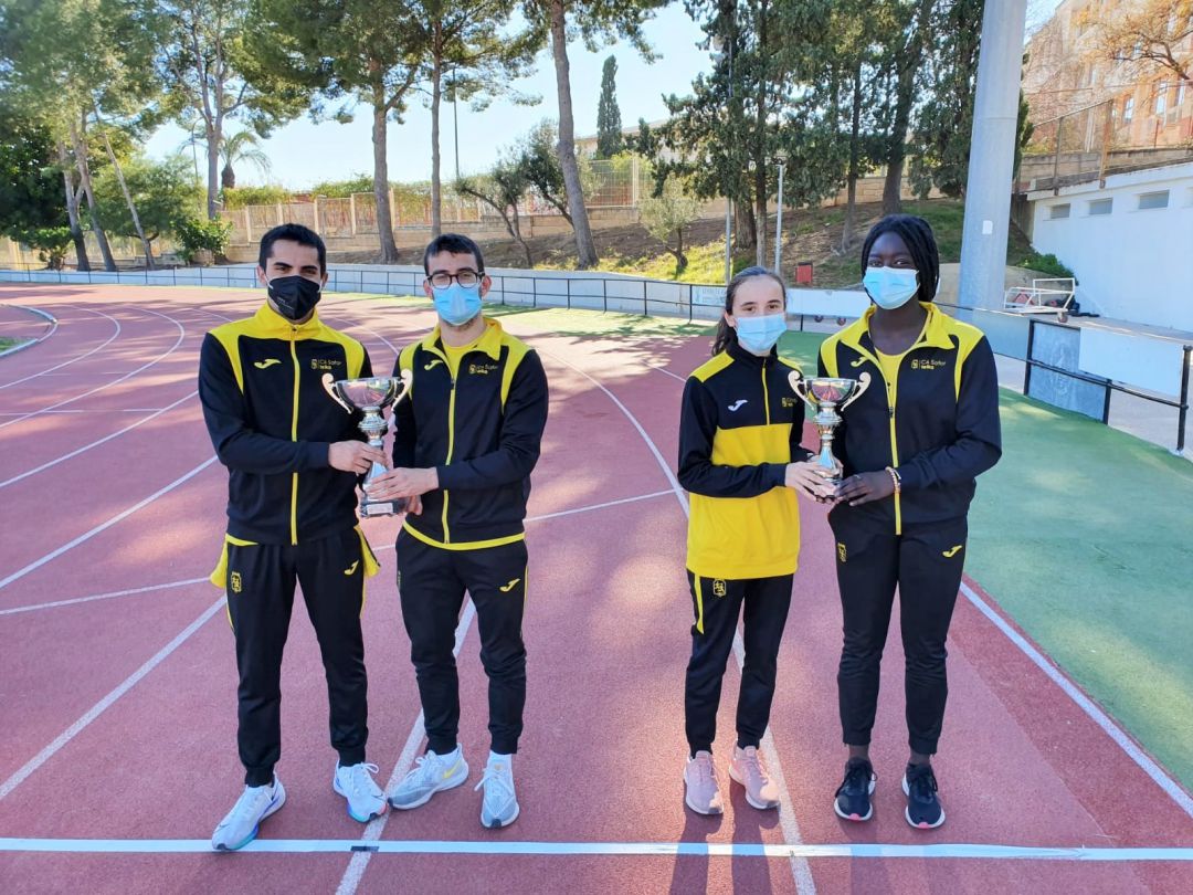 Fran Vilches, Bernat Pérez, Olga Moratal y Binta Watt, en representación del club Fran Vilches, Bernat Pérez, Olga Moratal y Binta Watt, en representación del club