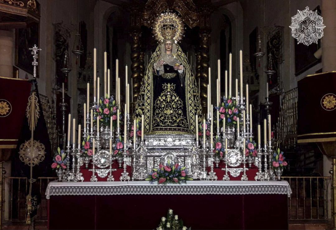 La Virgen de Gracia y Amparo preside este miércoles el altar mayor de la Parroquia de Omnium Sanctorum La Virgen de Gracia y Amparo preside este miércoles el altar mayor de la Parroquia de Omnium Sanctorum