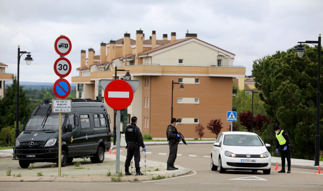 Imagen de archivo de un control de la Guardia Civil en Arroyo de la Encomienda Imagen de archivo de un control de la Guardia Civil en Arroyo de la Encomienda