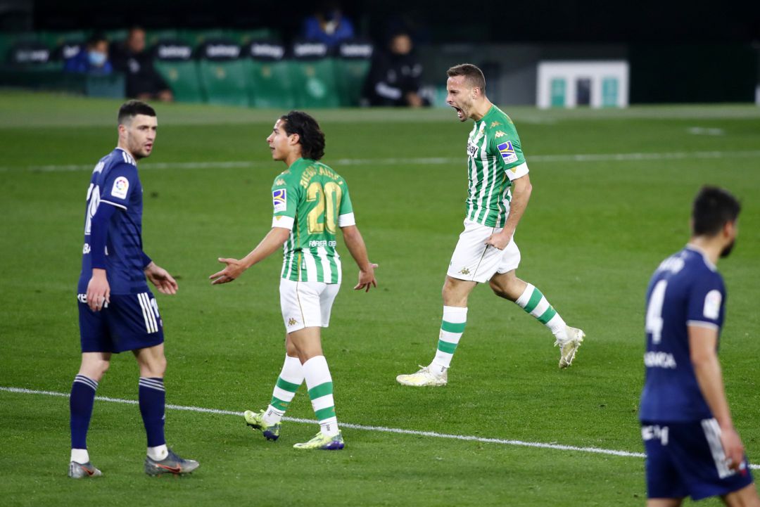Canales celebra su segundo gol Canales celebra su segundo gol