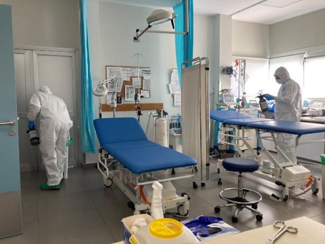 Desinfección del Centro de Salud de Playa Blanca, en el municipio lanzaroteño de Yaiza. Desinfección del Centro de Salud de Playa Blanca, en el municipio lanzaroteño de Yaiza.