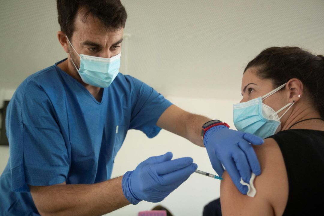 Vacunación de personal sanitario Vacunación de personal sanitario